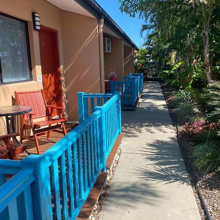 Bluewater Harbour Motel Боуен Екстериор снимка