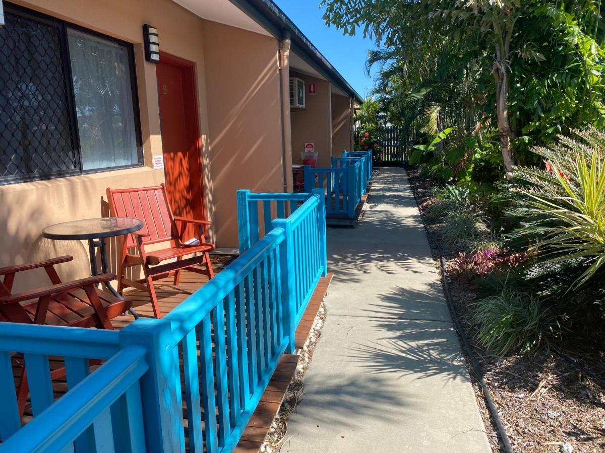 Bluewater Harbour Motel Боуен Екстериор снимка