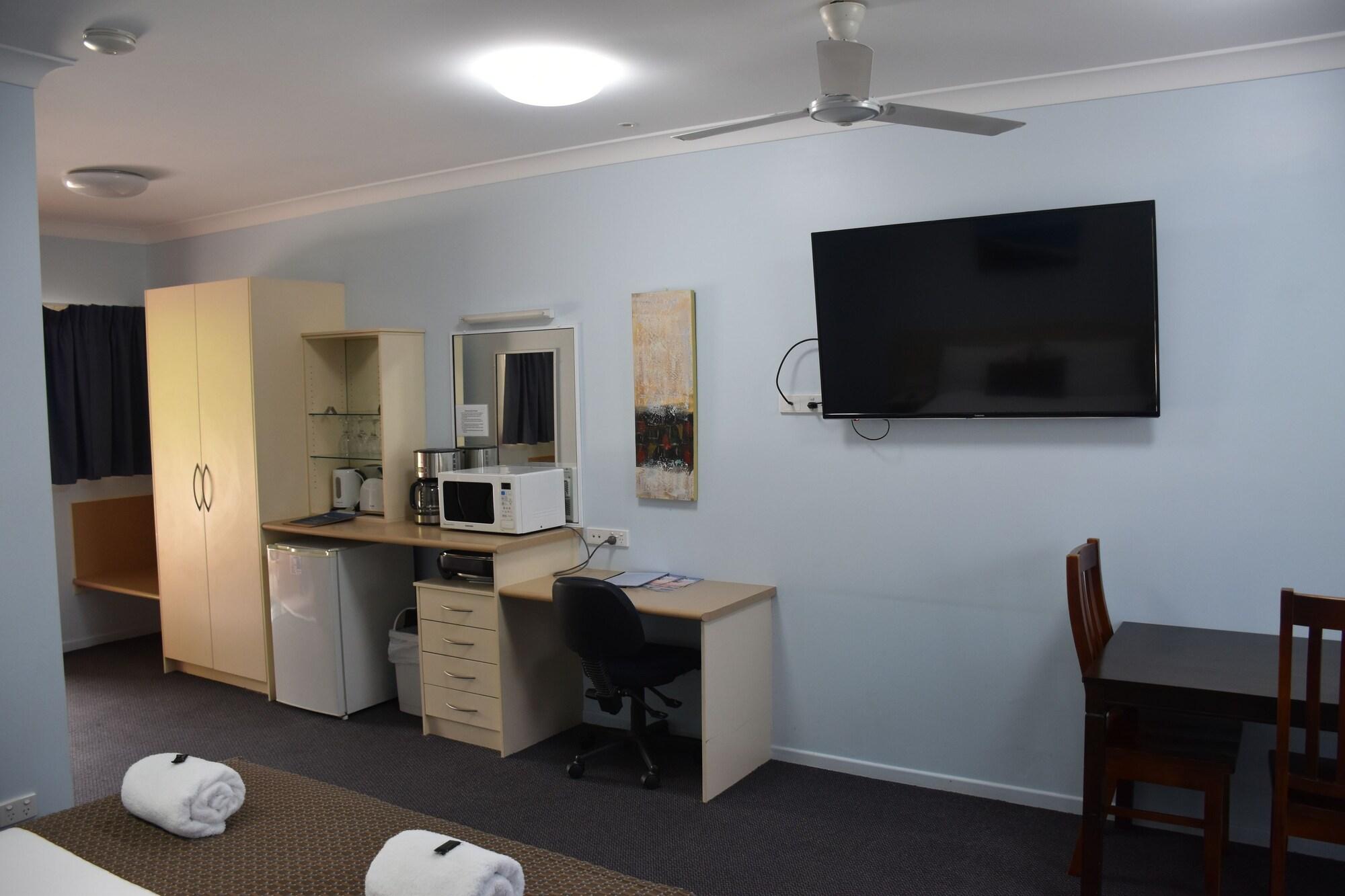 Bluewater Harbour Motel Боуен Екстериор снимка