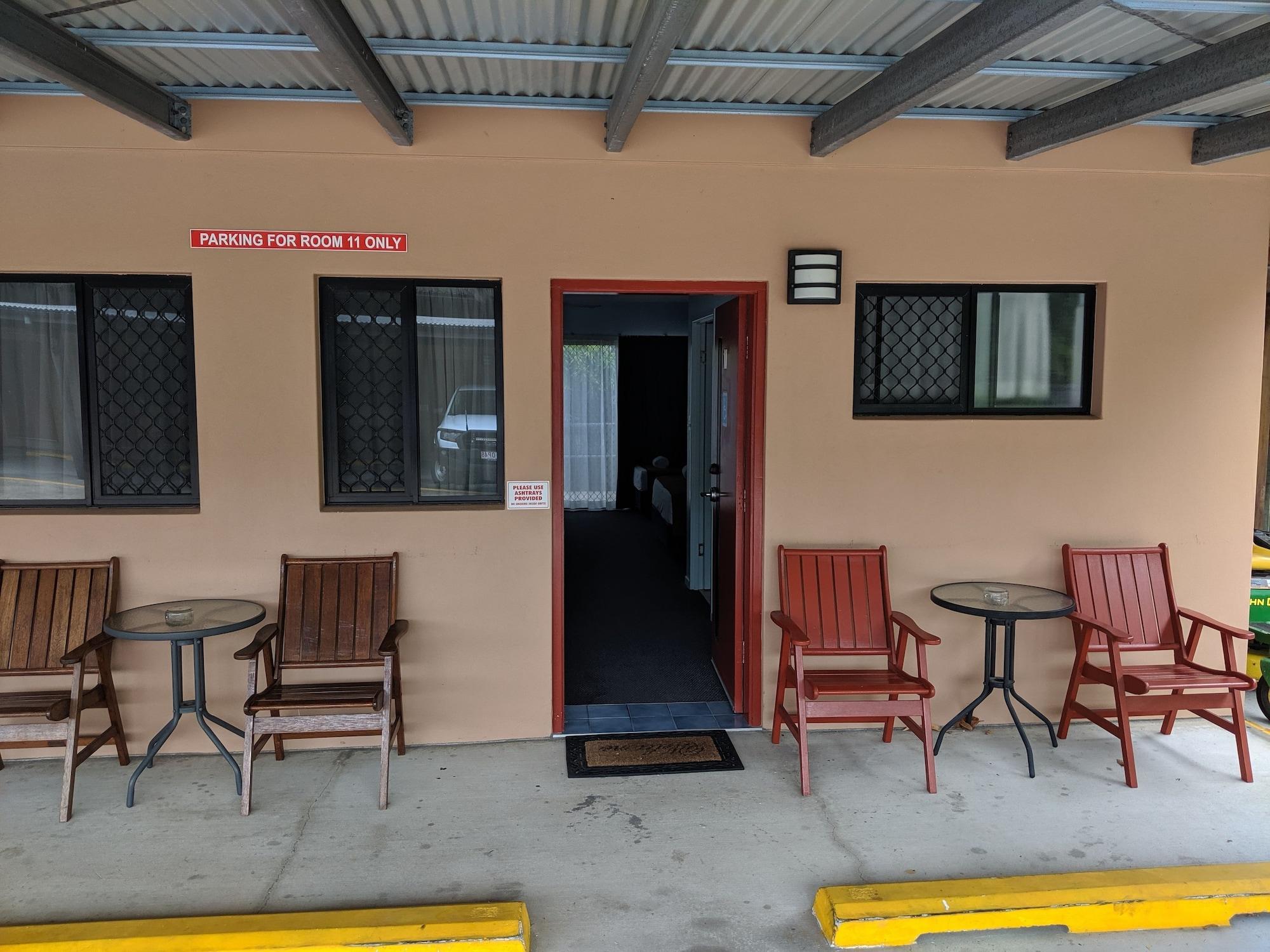 Bluewater Harbour Motel Боуен Екстериор снимка