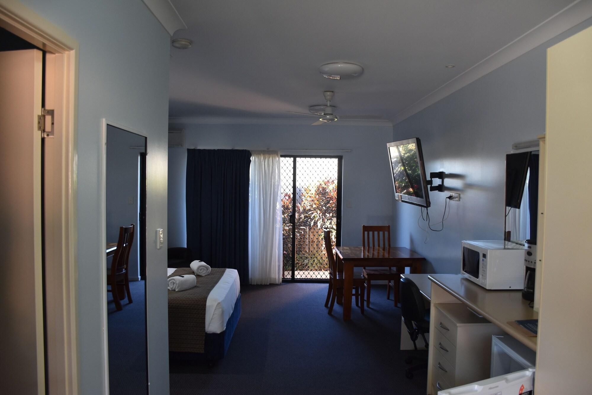Bluewater Harbour Motel Боуен Екстериор снимка