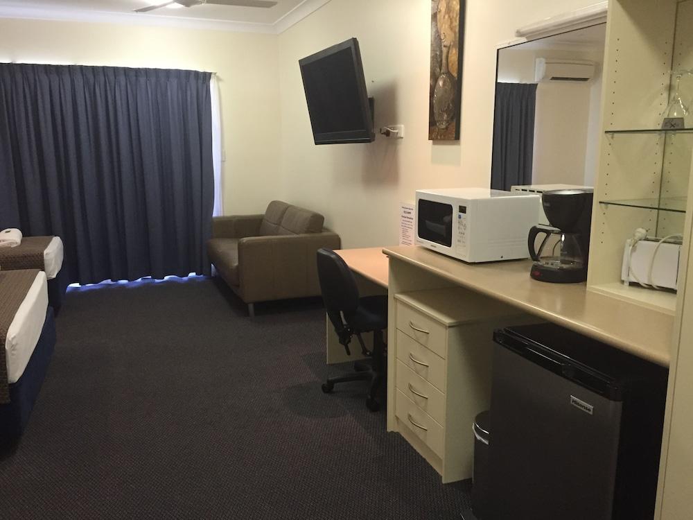 Bluewater Harbour Motel Боуен Екстериор снимка